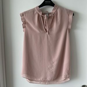 H&M Peach Blouse w beautiful ruffle detail